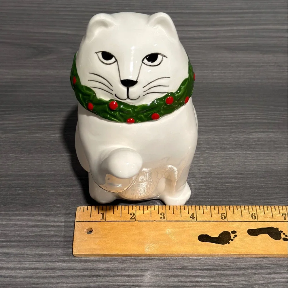 Vintage Cat Teapot Japan Ceramic White Holly Christmas w/ Box AMC T-7428 8 Inch